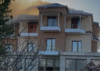 Hoteli përfshihet nga flakët, shkak një defekt në sistemin elektrik