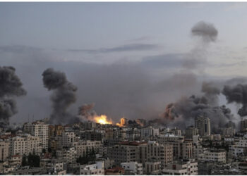 Izraeli bombardon jugun e Gazës, pas kërcënimeve të Hamasit për pengjet