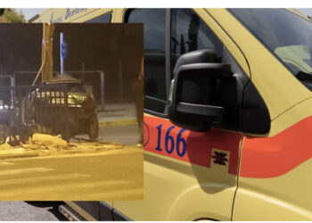 Makina i bie shtyllës dhe ndahet në dysh, dy të rinj humbasin jetën