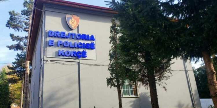 Maliq/ 35-vjeçari theu masën e arrestit në shtëpi, policia e arreston