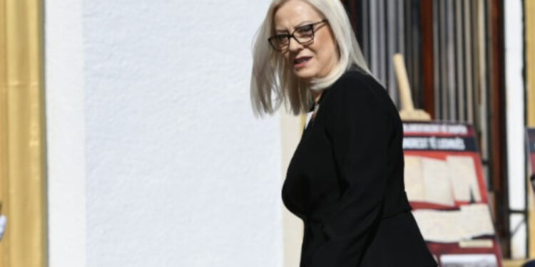 Berisha paralajmëron kaos, socialistët mbërrijnë dy orë para në Kuvend