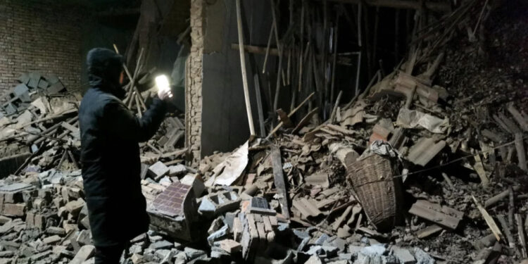 Tërmet i fuqishëm në Kinë, mbi 100 të vdekur