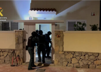 Thikën në fyt djalit të biznesmenit, kapen “skifterët” në Spanjë, shumica shqiptarë