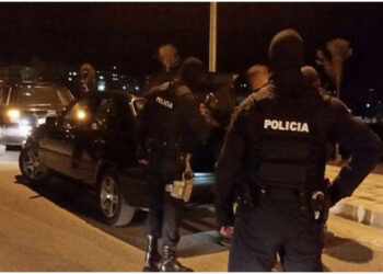 Plumba dhe ndjekje/ Si qëlluan hajdutët drejt policisë në Laç?