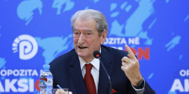 SPAK kërkon arrestimin, Rithemelimi padi në Kushtetuese: Të pezullohet masa ndaj Berishës