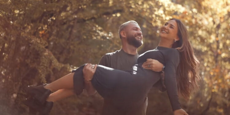 “Zoti me një dorë merr e me një tjetër jep”, Në ditën e përvjetorit të lidhjes me Kiara Titon, Luiz Ejlli kujton edhe humbjen e babait