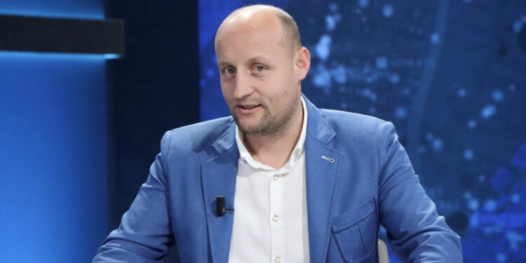 Gazetari Elton Qyno: SPAK-u po më kërcënon mua dhe burimet
