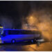 Merr flakë autobusi me pasagjerë në Elbasan, ndërhyjnë forcat zjarrfikëse