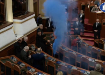 Mes tymit dhe kaosit, Parlamenti miraton rregulloren e re për përjashtimin e deputetëve