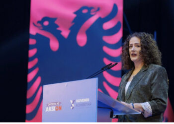 Po i futet politikës? Argita Malltezi: Ku gabuam?! Duhet të ngrihemi!