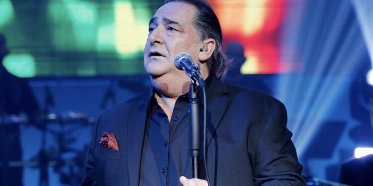 Arti grek në zi, ndërron jetë në moshën 70-vjeçare Vassilis Karras