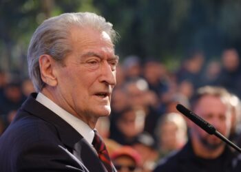 Këshilli i Mandateve vendos sot fatin e tij politik, Berisha nga protesta: Luftëtarët e lirisë nuk ka forcë në botë që i mposht