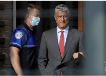 Nuk janë paguar, avokatët e Hashim Thaçit heqin dorë nga mbrojtja e tij