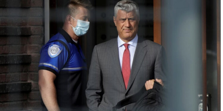 Nuk janë paguar, avokatët e Hashim Thaçit heqin dorë nga mbrojtja e tij