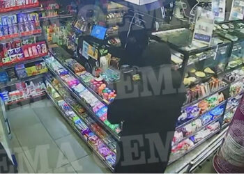 Dy adoleshentë grabisin supermarketin në Selanik, njëri vihet në pranga, bashkëpunëtori shqiptar shpallet në kërkim