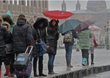 Cikloni “Befana” godet Italinë, rrezikon dhe Shqipëria
