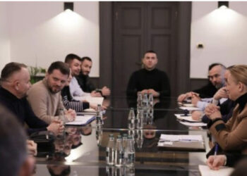 Denaj mbledh përpunuesit e qumështit: Gjeni gjuhën e komunikimit me blegtorët