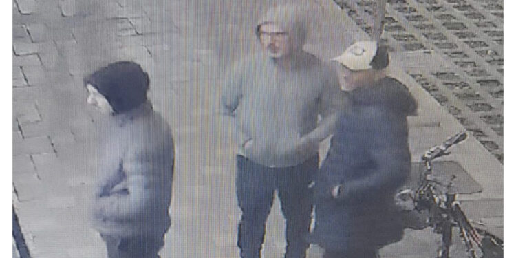 Tentuan të grabisnin institucionin financiar në Tiranë, policia publikon fotot e autorëve: Shpërblim 5 mijë euro për çdo informacion