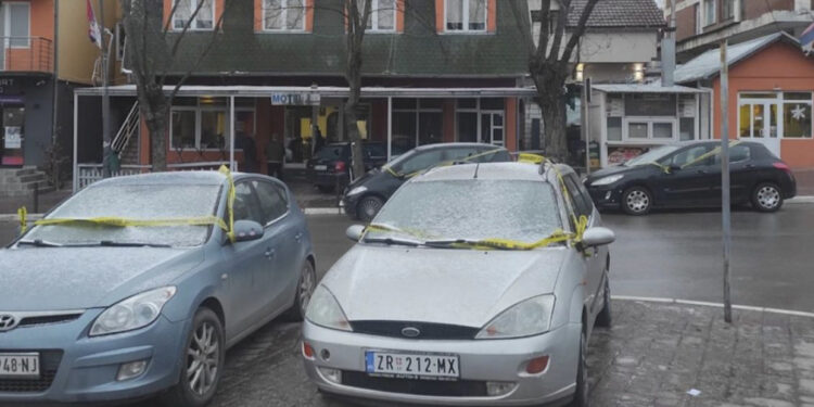 Granata shpërtheu kur 3 persona po hynin në makinë, policia jep detajet