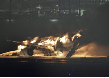 Japonia nuk “gjen qetësi”, digjet avioni duke shkaktuar tragjedinë e radhës