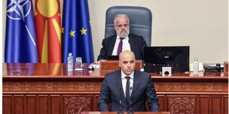 Kovaçevski e ministrat dorëhiqen të enjten: I hapet rruga Talat Xhaferit për kryeministër