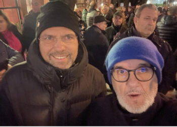 “Te rruga qorre”, Ylli Manjani i bashkohet protestës poshtë shtëpisë së Sali Berishës