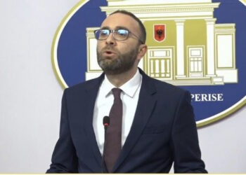 Gazment Bardhi mbledh sot grupin parlamentar të Opozitës, një orë më vonë zhvillohet Komisioni i Reformës Zgjedhore! Çfarë pritet të ndodhë