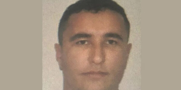 Agjentët italianë zbarkojnë në SPAK, dyshohet se vrasësi me pagesë Nuredin Dumani ka dijeni për ngjarjen e…