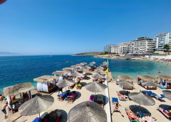 Çudi dhe batërdi në Sarandë/ Si u bë deti tokë dhe u legalizua për drejtoreshën e Kadastrës