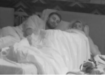 ‘Nxirre pak gjuhën ta shikoj sa të gjatë e ke’, Ilnisa dhe Meritoni momente ‘hot’ poshtë jorganit