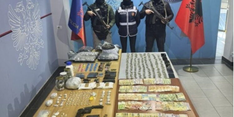 Bilanci i megaoperacionit “Tempulli 2” në Durrës/Ekzekutohen mbi 50 urdhra ndalimi dhe arrestimi