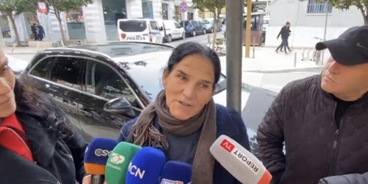 Deklarata tronditëse/ Vjehrra e 41-vjeçares: Edhe vajza e saj piu helm si e ëma