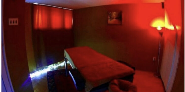 Qendrat e masazhit fole pr*stitucioni, gazetarja tregon arsyet pse vajzat bëjnë këtë punë: Ka edhe djem eskortë