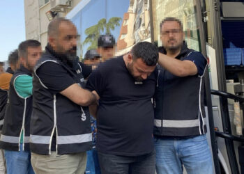 Bosi i MAFIES turke kërcënon ministrin shqiptar!