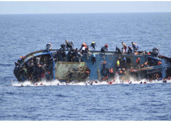 Tjetër tragjedi në Mesdhe, mbytet varka me 40 emigrantë