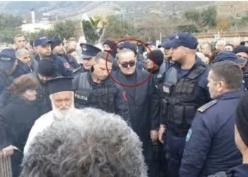 Varrimi i gjyshes/ Gazeta greke: Beleri, “plagë” për palën shqiptare