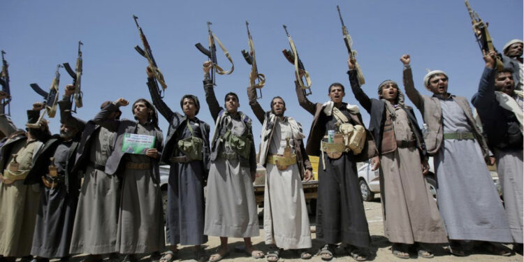 Përplasja me SHBA-në dhe tensionet në Detin e Kuq/ Çfarë përfaqësojnë rebelët Houthi?