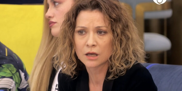 Debati i ashpër/ “Më vjen zor që më kanë dalë nga goja”, Egla: Juli ka brumë shumë të mirë, por ka fik sobën para kohe