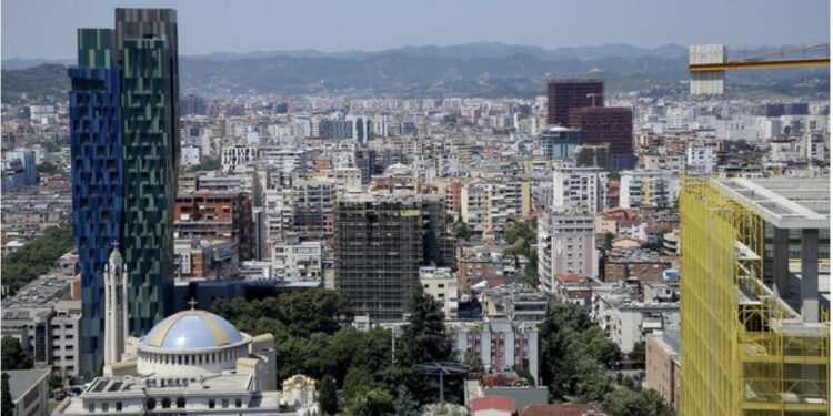 Shiten lirë pallatet e sekuestruara nga Ministria e Financave si ndërtime pa leje, vetëm me 223 euro metri