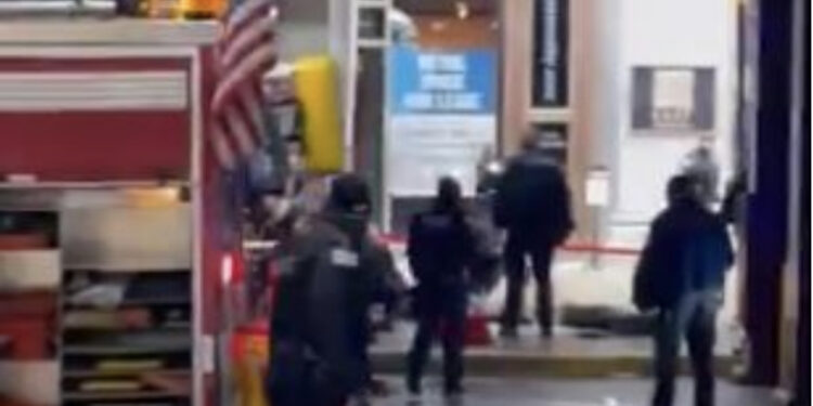 VIDEO/ Pamje të rënda/ Sapo dolën nga shkolla, vriten me armë zjarri dy adoleshentë 