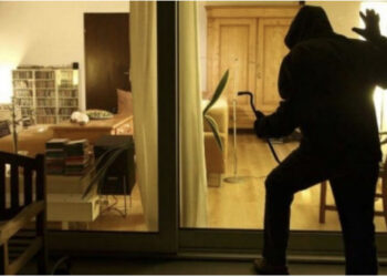 Ngjarje e rëndë në shtëpinë e futbollistit të njohur, grabitësit i vrasin tezen dhe plagosin nënën e tij