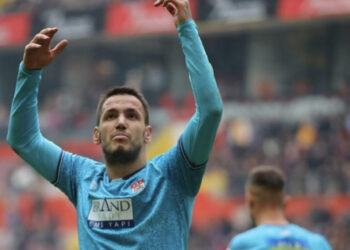 VIDEO/ Rei Manaj shënon dy herë në minutat e fundit, i jep fitoren skuadrës së tij