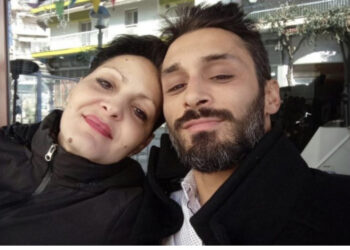 Detaje të reja për vrasësin e shqiptares në Greqi, fëmija i tij porsalindur “u zhduk” nga spitali, çfarë u zbulua kur u bë zhvarrosja