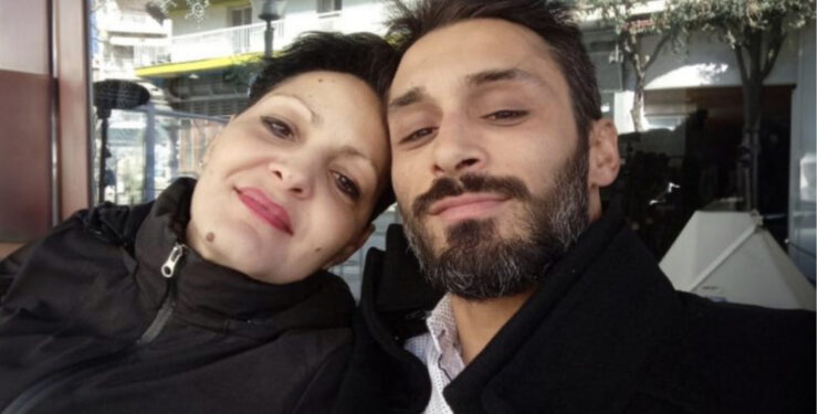 Detaje të reja për vrasësin e shqiptares në Greqi, fëmija i tij porsalindur “u zhduk” nga spitali, çfarë u zbulua kur u bë zhvarrosja