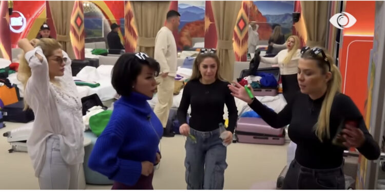 “Na trembe…”! Rikja i bëri rrengun, Meri i hidhet në “fyt” (Ndërhyjnë banorët)