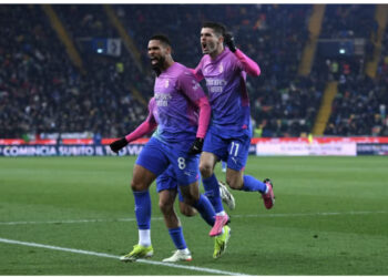 Milan nuk “gjunjëzohet” në Friuli, përmbysje në shtesë përballë Udineses