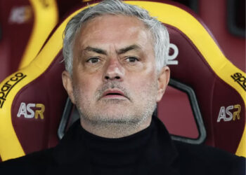 E bujshme nga Italia, Roma shkarkon Mourinhon