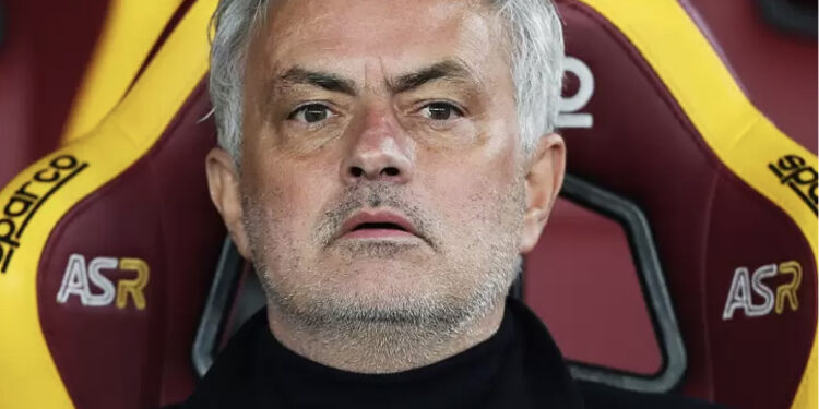 E bujshme nga Italia, Roma shkarkon Mourinhon