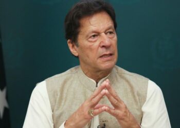 Ish-kryeministri pakistanez dënohet me 10 vjet burgim