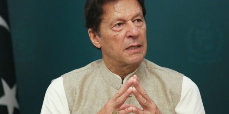 Ish-kryeministri pakistanez dënohet me 10 vjet burgim